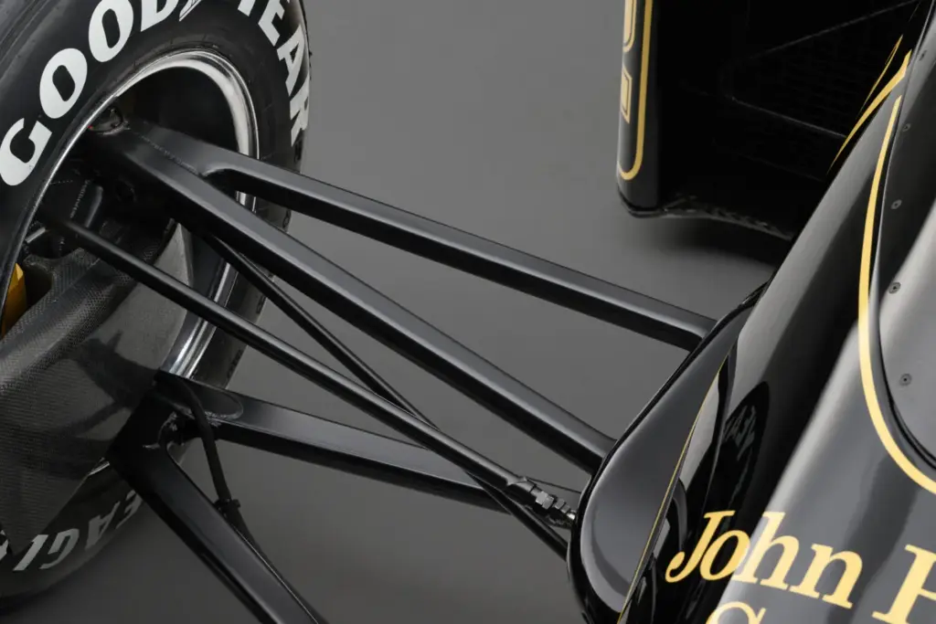 El Lotus 98T de Ayrton Senna busca un nuevo dueño de cartera saneada 8 Motor16 Lotus 98T ayrton senna 1986 formula 1 john player special 30 Motor16