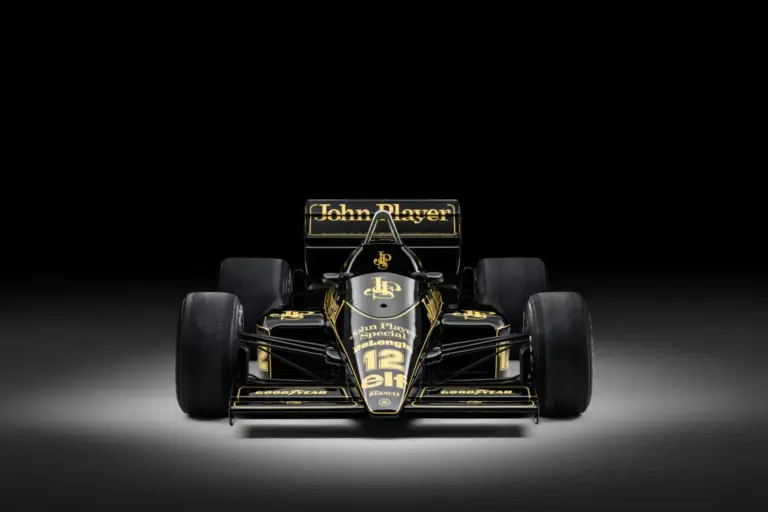 El Lotus 98T de Ayrton Senna busca un nuevo dueño de cartera saneada