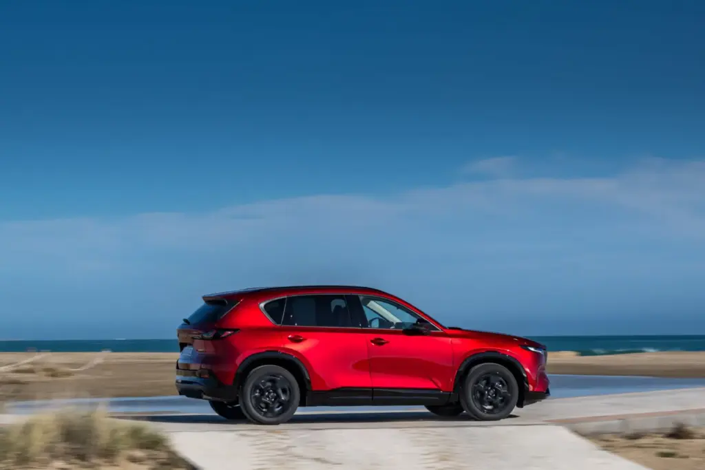 Primera prueba del nuevo Mazda CX-5, eleva el listón, pero se lo juega todo a una carta 10 Motor16 MAZDA CX 5 2026 3 Motor16