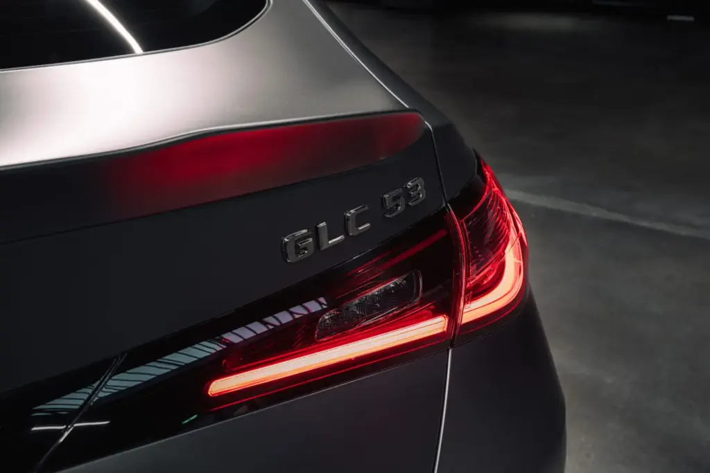 MERCEDES AMG GLC 53 4MATIC 26 Motor16