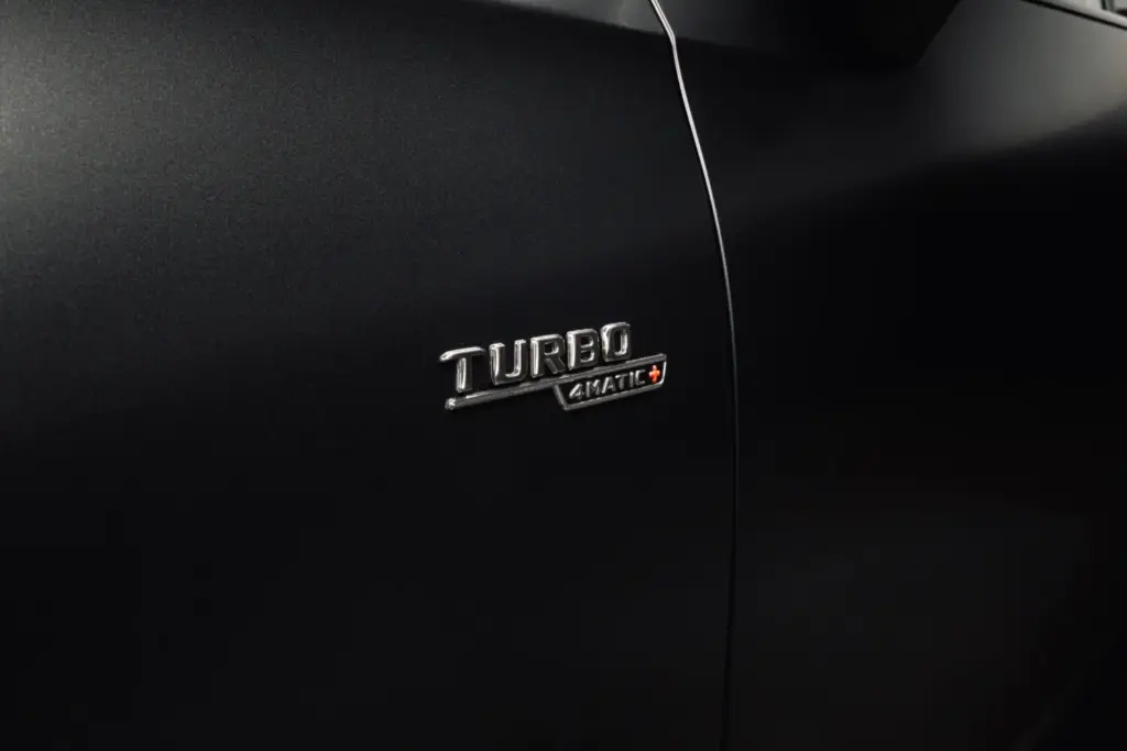 MERCEDES AMG GLC 53 4MATIC 28 Motor16