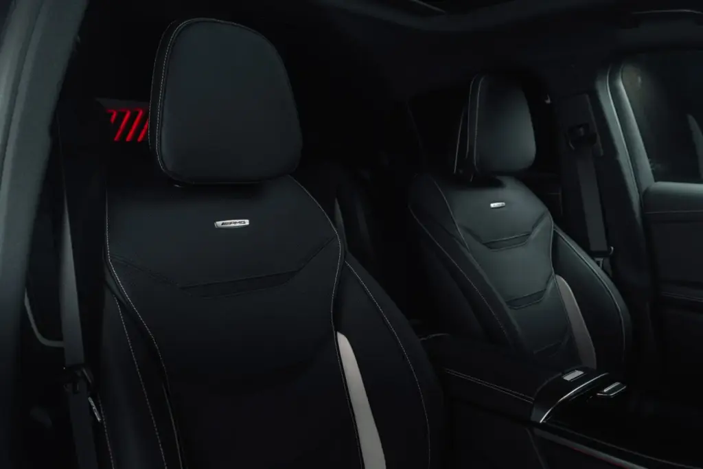 MERCEDES AMG GLC 53 4MATIC 31 Motor16