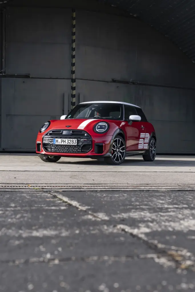 MINI 1965 Victory Edition 10 Motor16