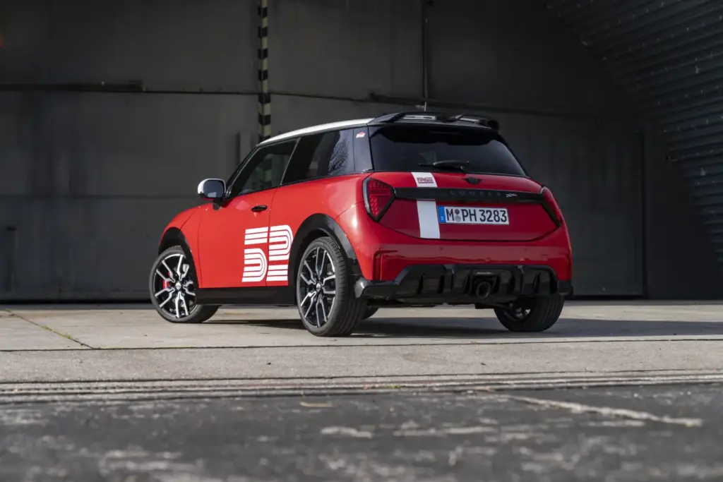 MINI 1965 Victory Edition 15 Motor16