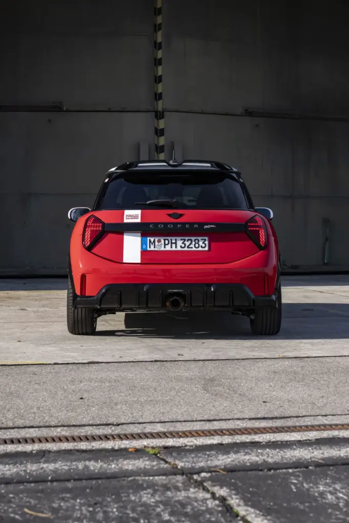 MINI 1965 Victory Edition 18 Motor16