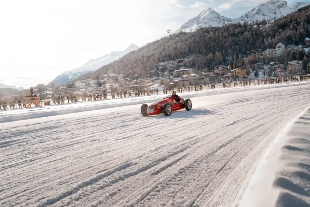 Maserati triunfa en la nieve de St. Moritz The I.C.E. 2026 con un one-off y un monoplaza histórico