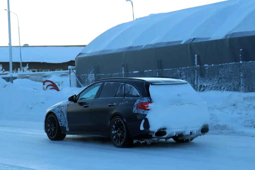 Mercedes AMG C 53 4Matic 12 Motor16