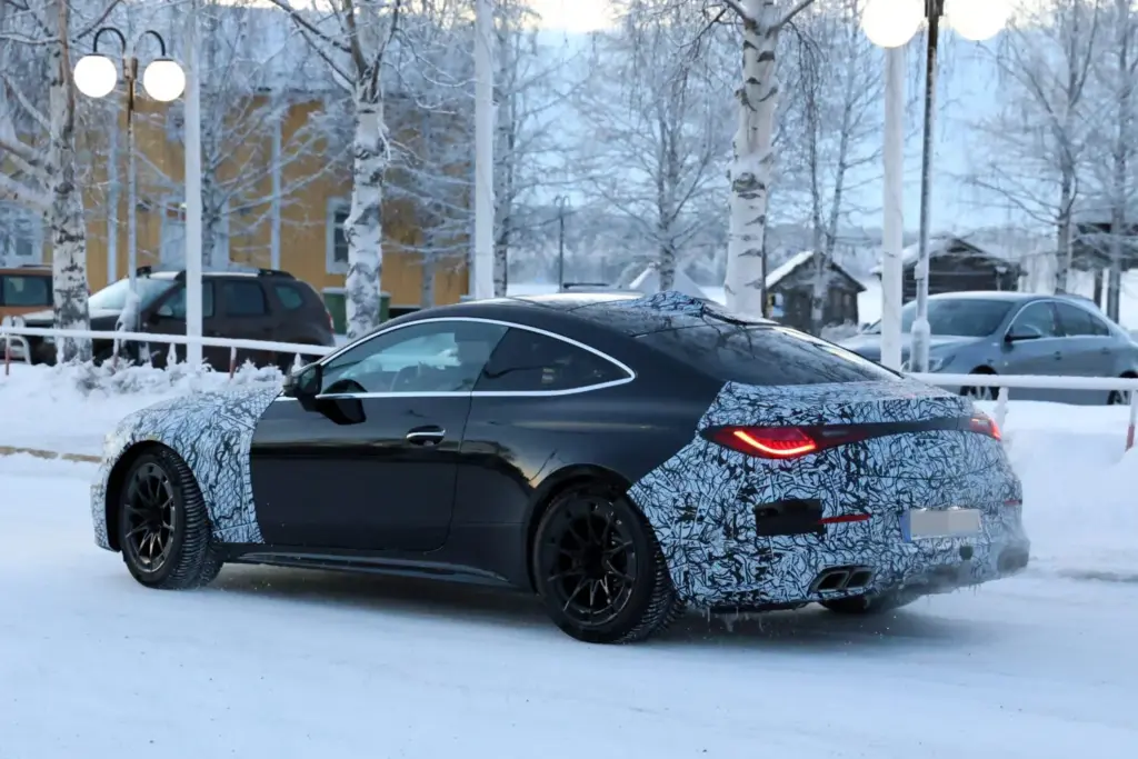 Mercedes AMG CLE 63 15 Motor16