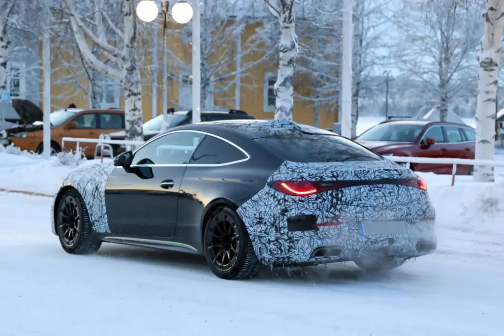 Mercedes AMG CLE 63 16 Motor16