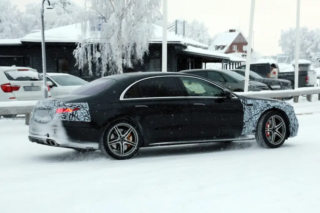 Mercedes AMG S 63 2027 12 Motor16