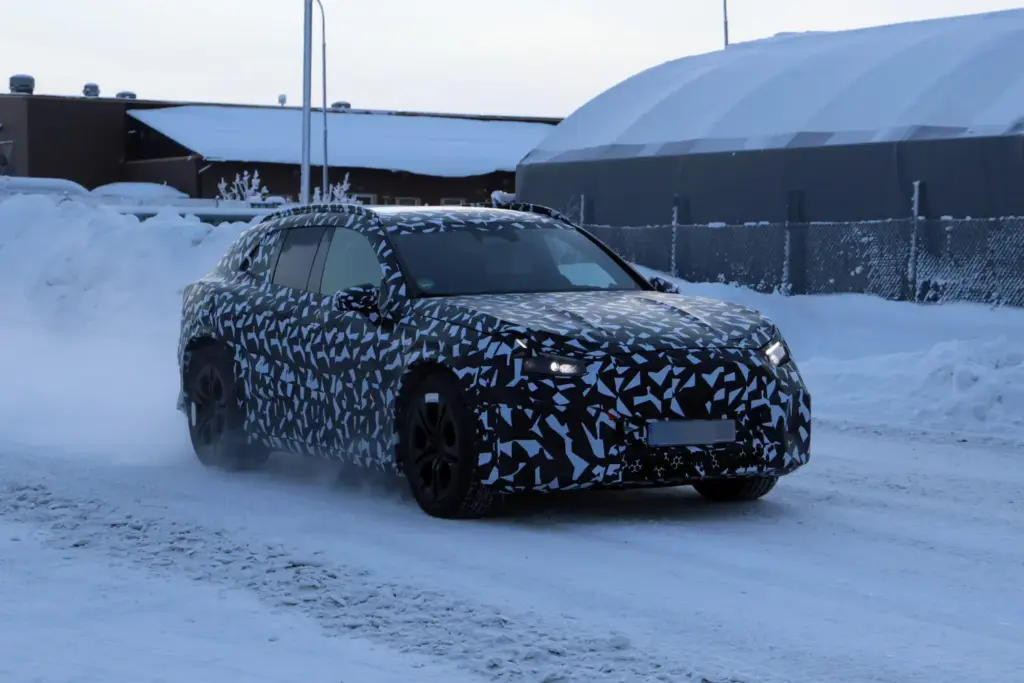 Mercedes AMG SUV EV 9 Motor16