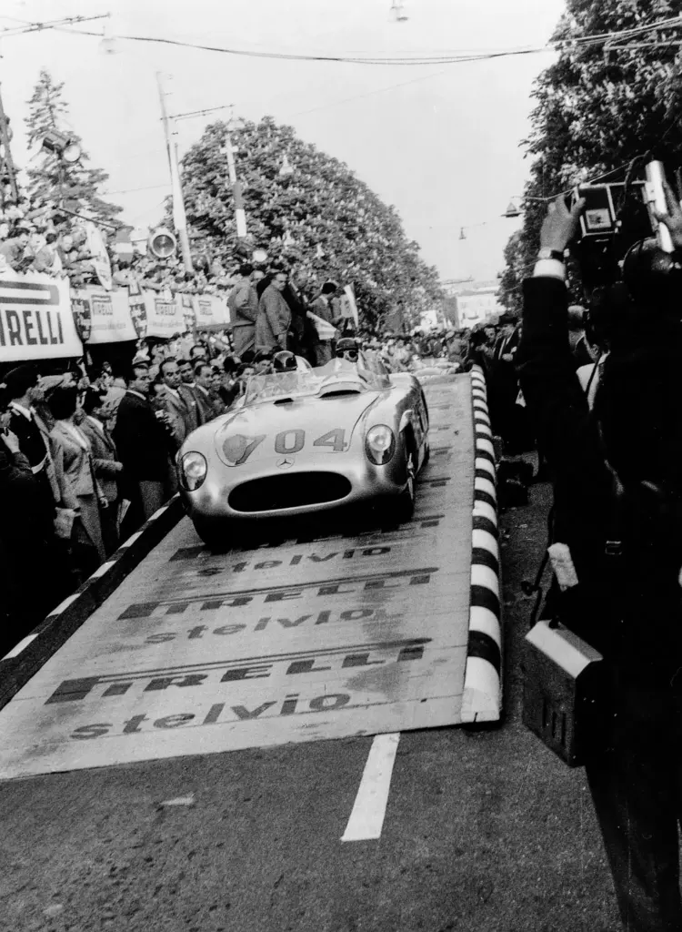 Mercedes-Benz celebra 140 años de innovación en Retro Classics 2026 12 Motor16 Mercedes en Retro Classics 9 Motor16