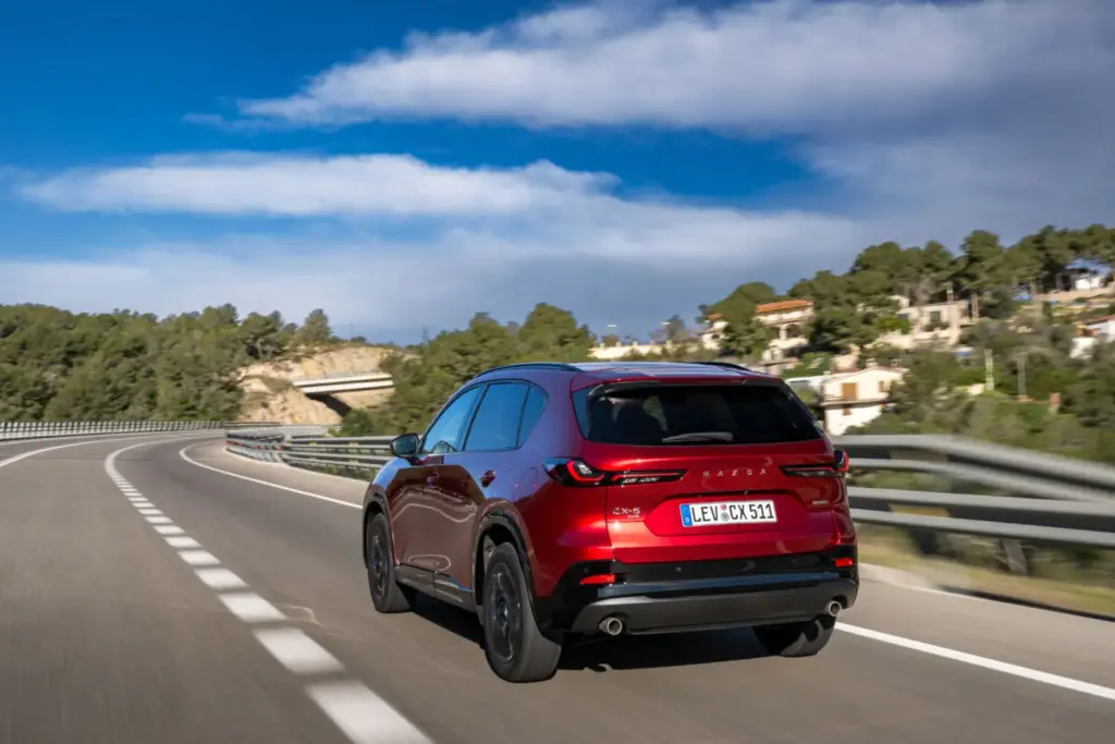 Primera prueba del nuevo Mazda CX-5, eleva el listón, pero se lo juega todo a una carta 23 Motor16 NUEVO MAZDA CX 5 2026 2 Motor16