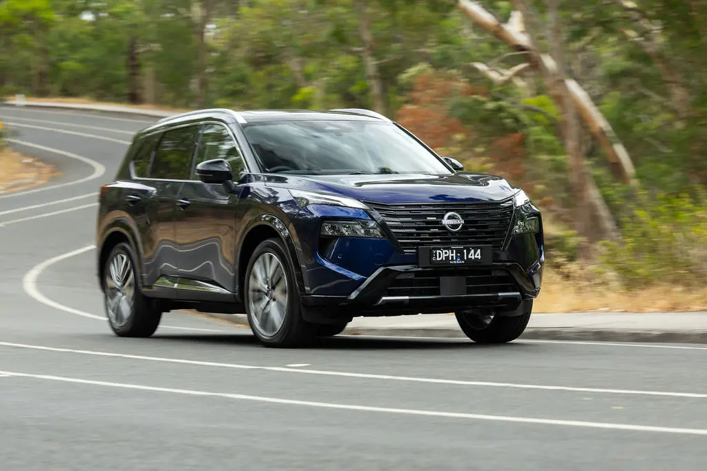 El Nissan X-Trail 2026 sorprende con nuevo diseño y equipamiento tecnológico