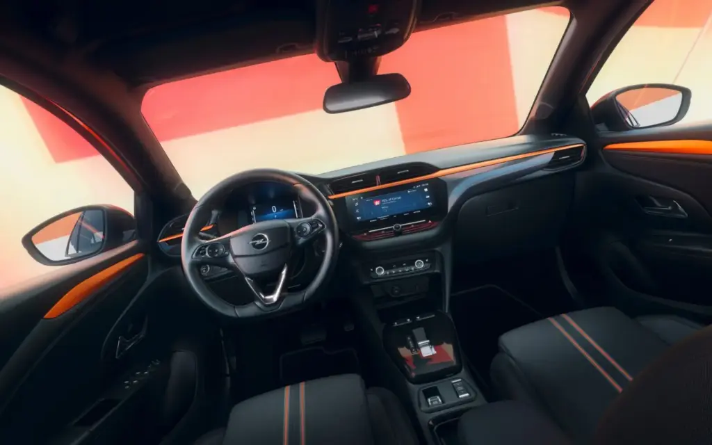 'Yes', la nueva versión del Opel Corsa, más colorida y juvenil, ya está a la venta 2 Motor16 OPEL CORSA YES 4 Motor16