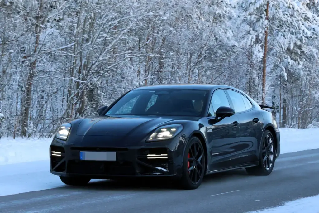 Porsche Panamera 2026 restyling 14 Motor16
