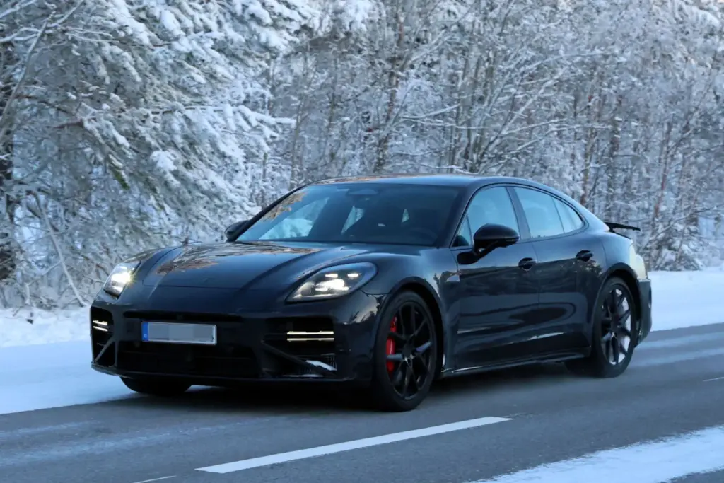Porsche Panamera 2026 restyling 15 Motor16