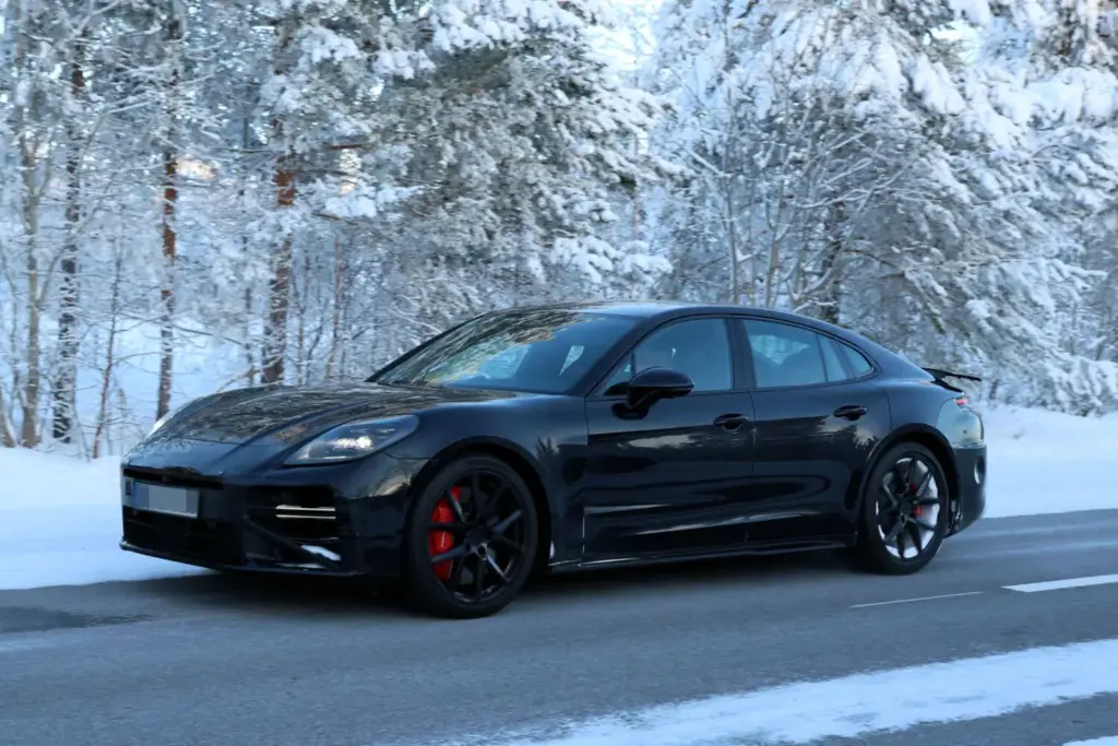Porsche Panamera 2026 restyling 16 Motor16