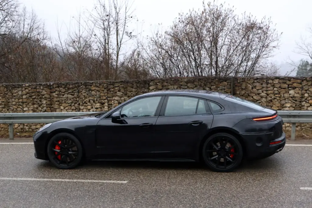 Porsche Panamera 2026 restyling 7 Motor16