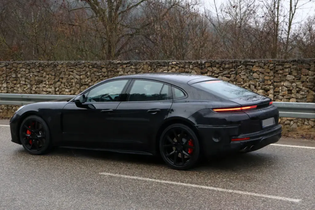 Porsche Panamera 2026 restyling 8 Motor16