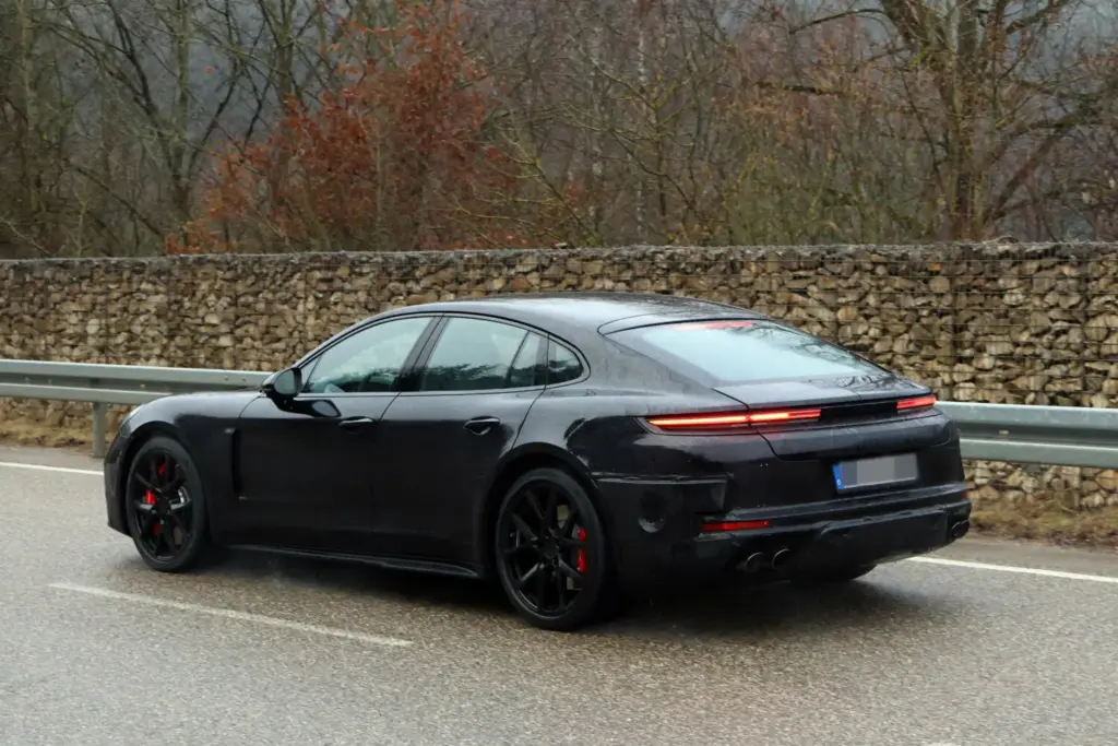 Porsche Panamera 2026 restyling 9 Motor16
