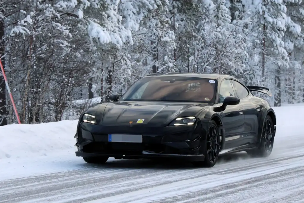 Porsche Taycan GT4 RS 1 Motor16