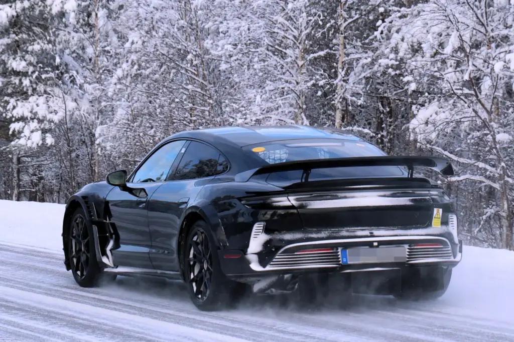 Porsche Taycan GT4 RS 14 Motor16