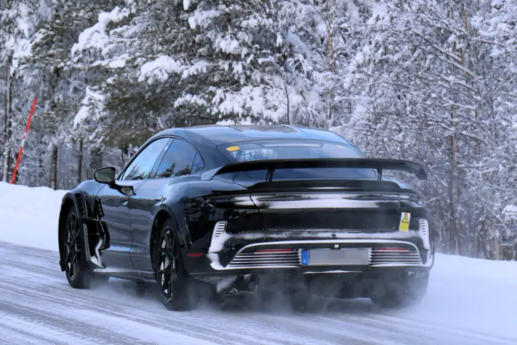 Porsche Taycan GT4 RS 15 Motor16