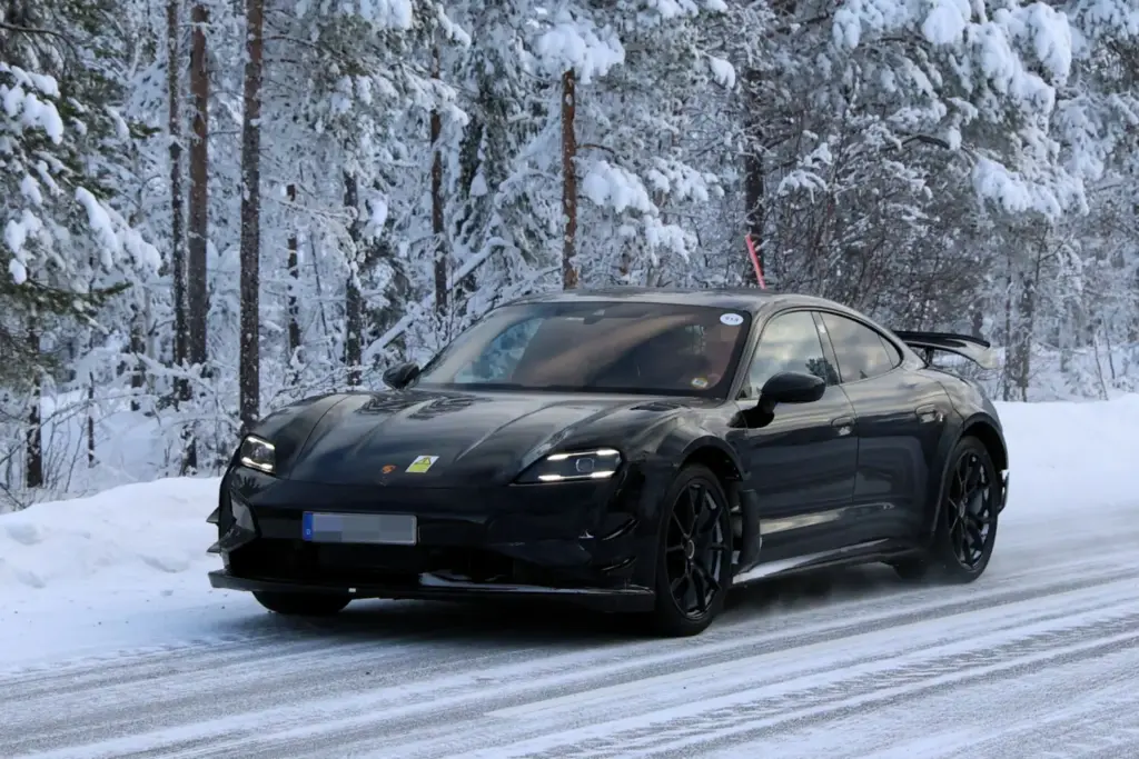 Porsche Taycan GT4 RS 4 Motor16