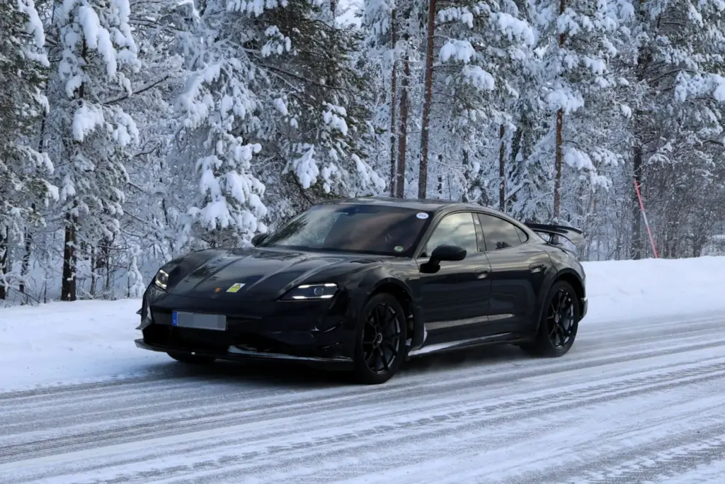 Porsche Taycan GT4 RS 5 Motor16