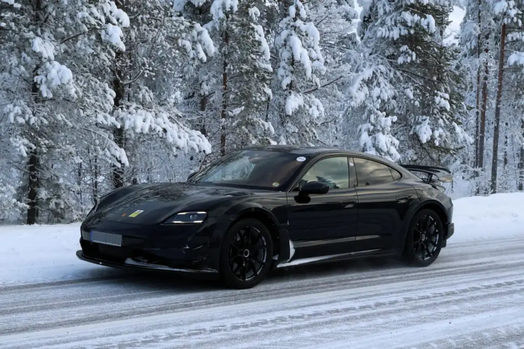 Porsche Taycan GT4 RS 6 Motor16