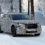 El Range Rover Velar eléctrico sigue con paso firme