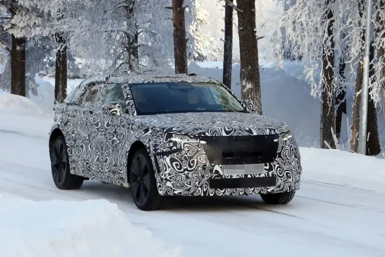 El Range Rover Velar eléctrico sigue con paso firme