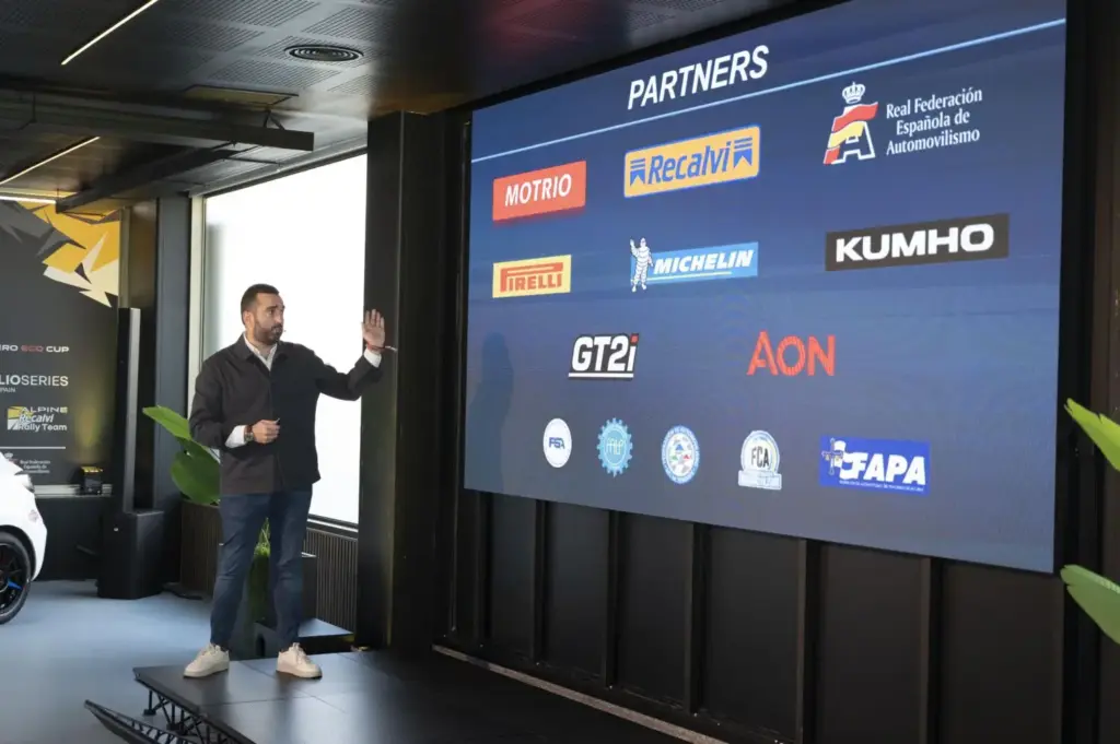 Renault Competicion 2026 1 Motor16