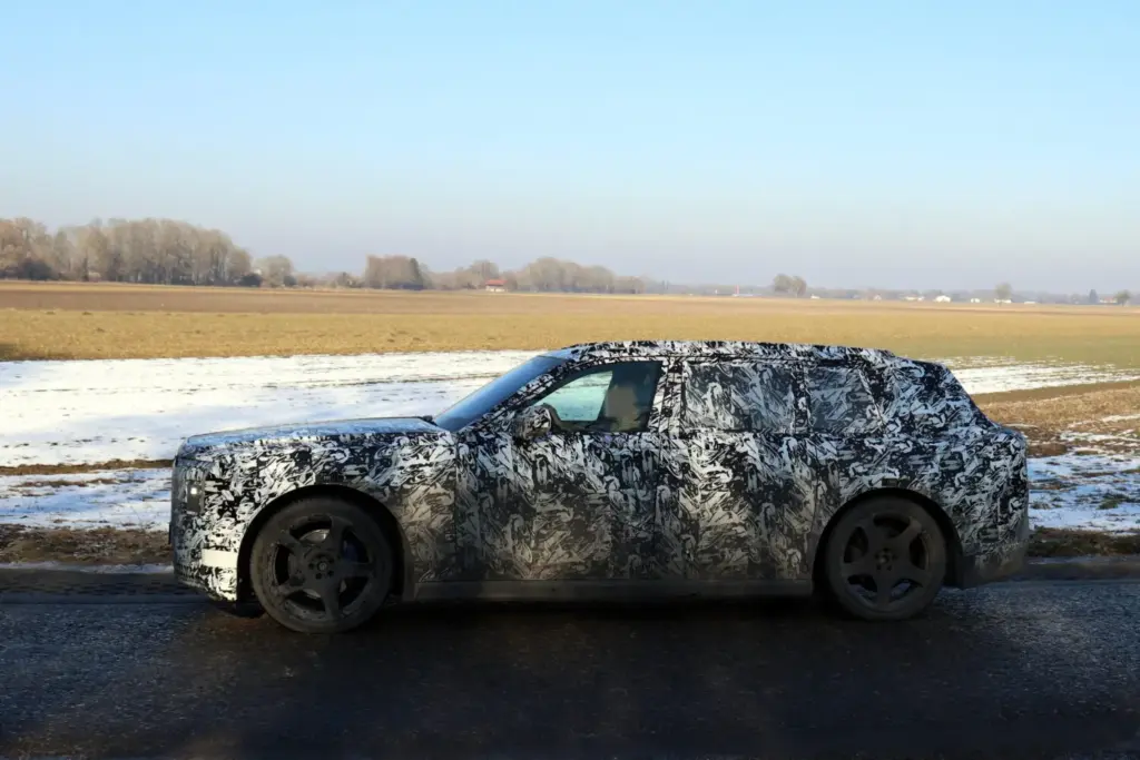 Rolls Royce EV SUV 14 Motor16