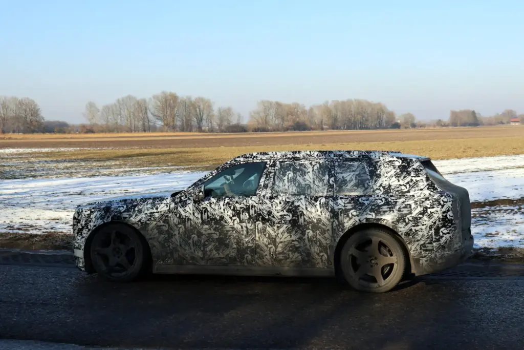 Rolls Royce EV SUV 16 Motor16