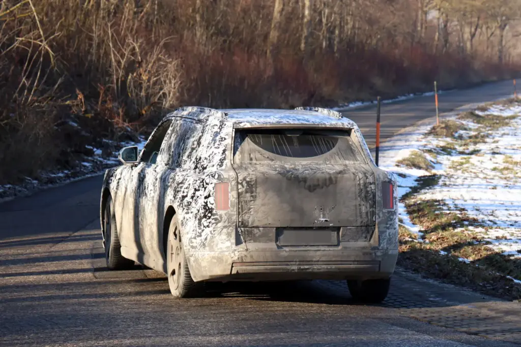 Rolls Royce EV SUV 25 Motor16