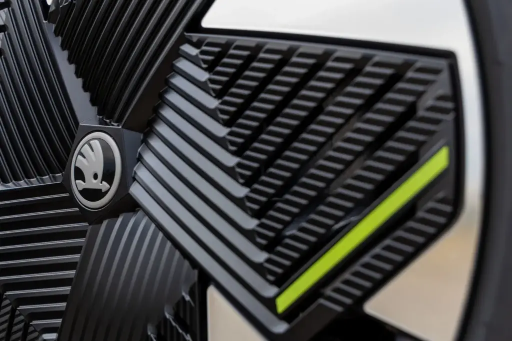 Prueba del Škoda Elroq RS: La nueva deportividad 17 Motor16 SKODA ELROQ RS 11 Motor16