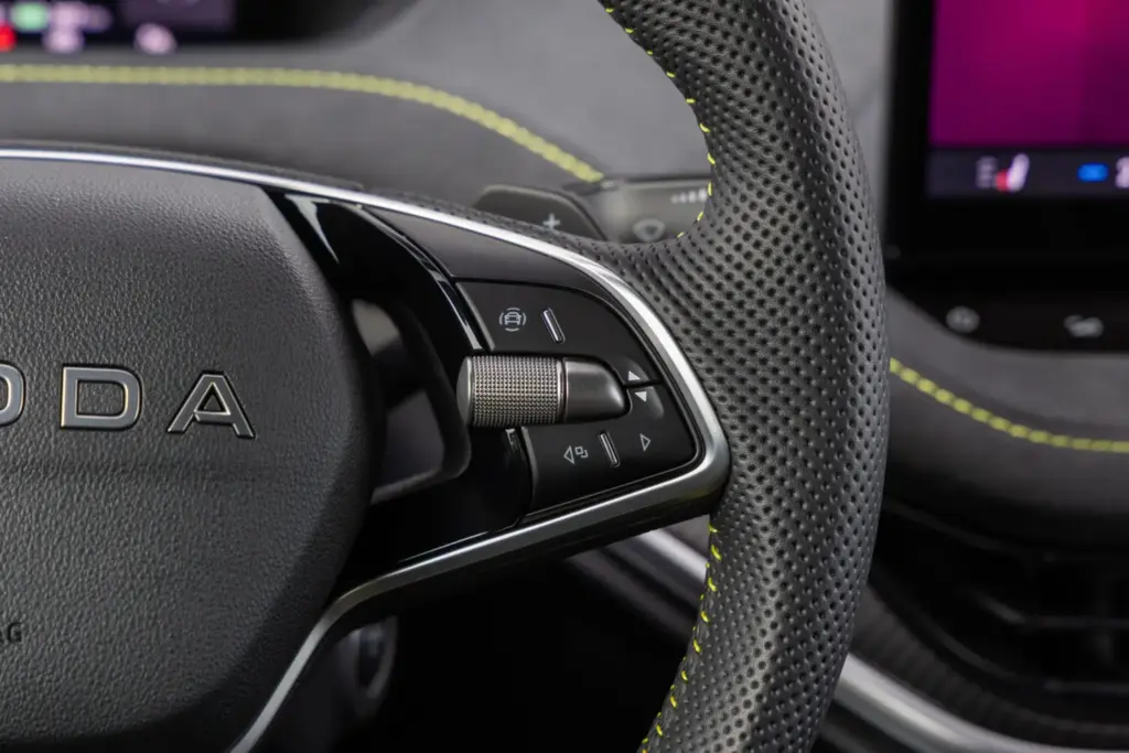 Prueba del Škoda Elroq RS: La nueva deportividad 23 Motor16 SKODA ELROQ RS 20 Motor16