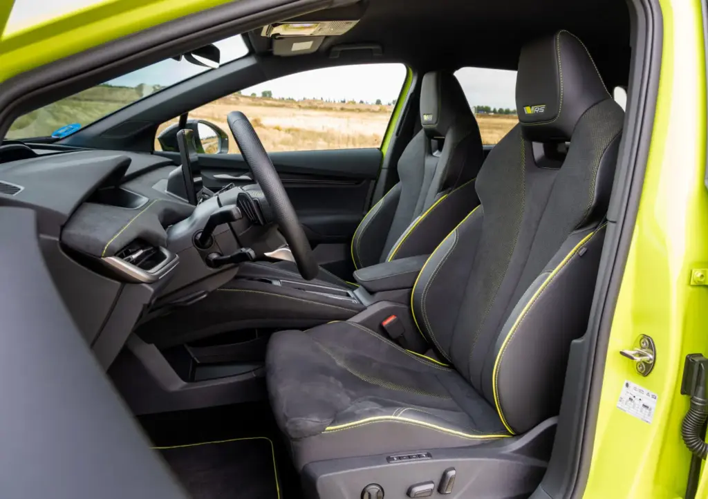 Prueba del Škoda Elroq RS: La nueva deportividad 27 Motor16 SKODA ELROQ RS 24 Motor16