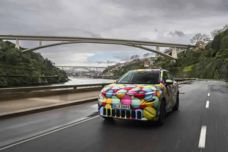 Škoda Epiq: el crossover urbano eléctrico que nace en Navarra se muestra camuflado en Portugal