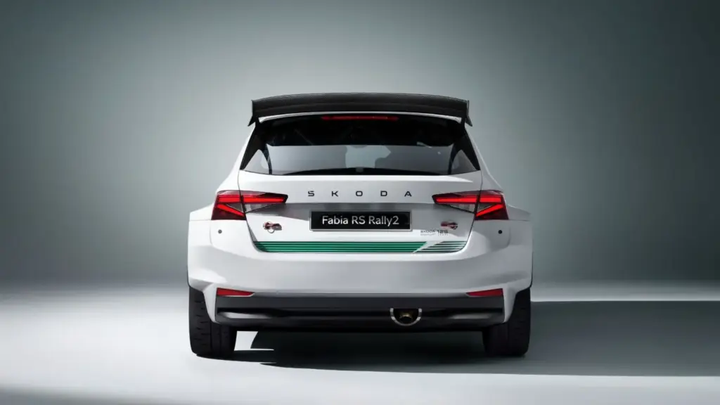 SKODA FABIA RALLY2 125 ANIVERSARIO 3 Motor16