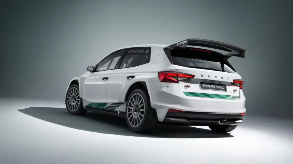 SKODA FABIA RALLY2 125 ANIVERSARIO 5 Motor16