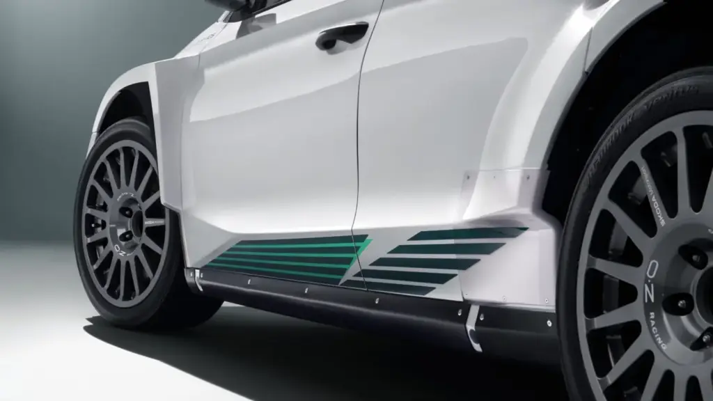 SKODA FABIA RALLY2 125 ANIVERSARIO 8 Motor16