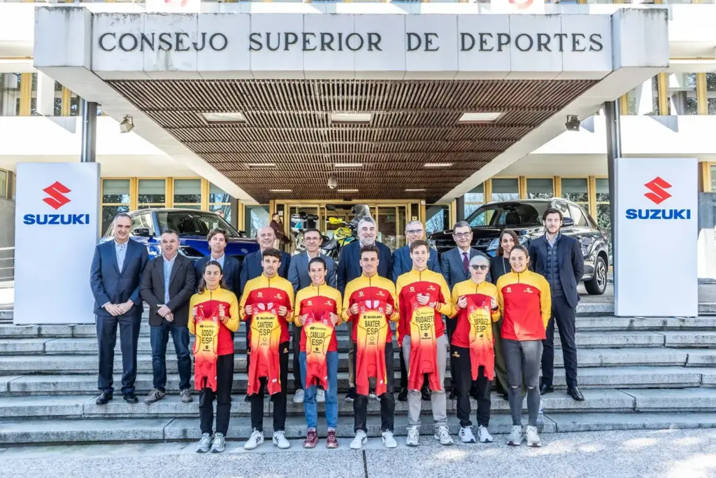 SUZUKI TRIATLON2 Motor16