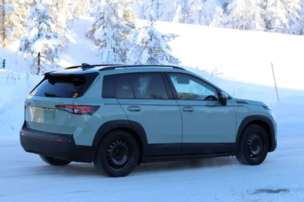 Skoda Epiq 2026 espia 12 Motor16