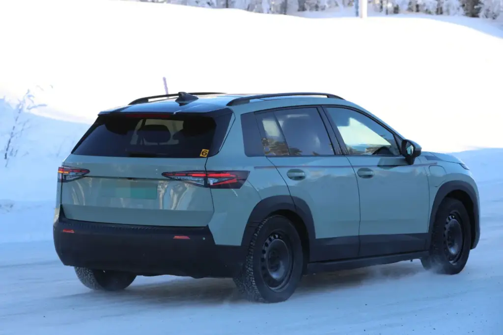 Skoda Epiq 2026 espia 13 Motor16