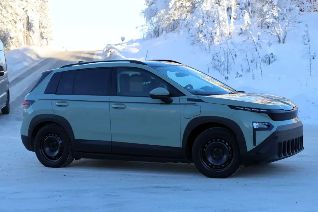 Skoda Epiq 2026 espia 8 Motor16