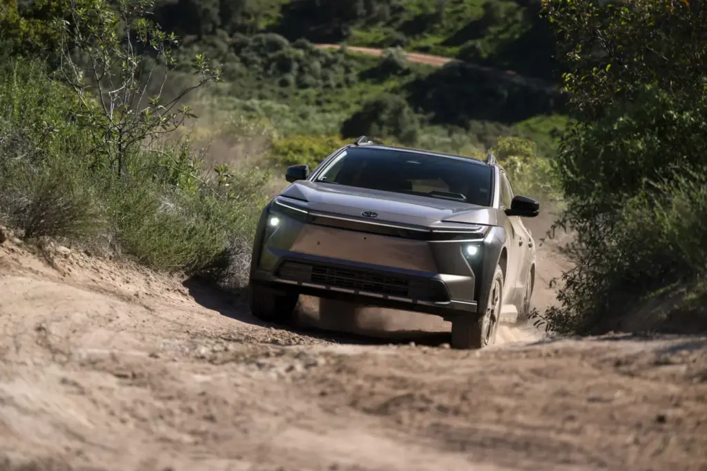 TOYOTA BZ WOODLAND 12 Motor16