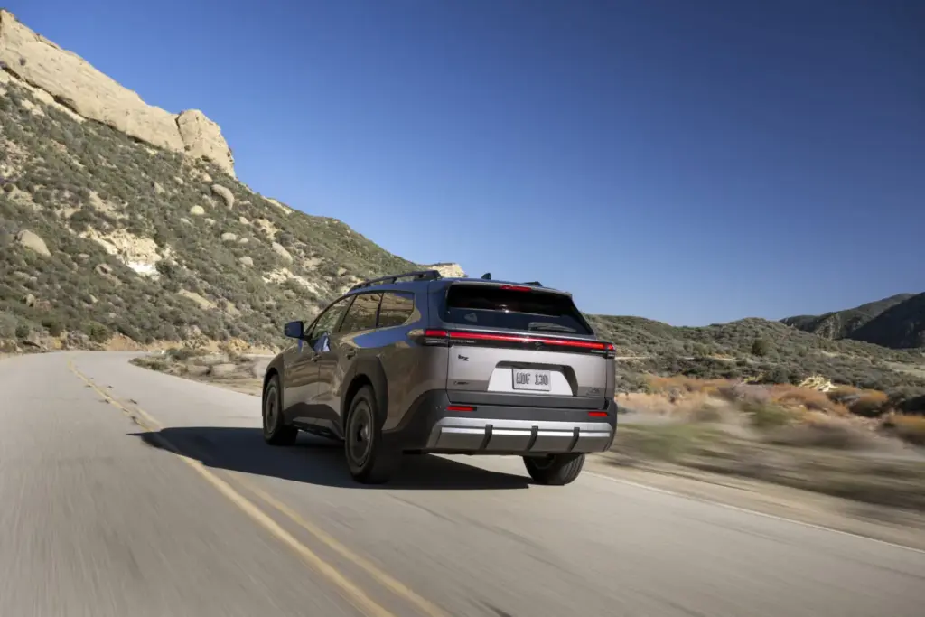 TOYOTA BZ WOODLAND 15 Motor16